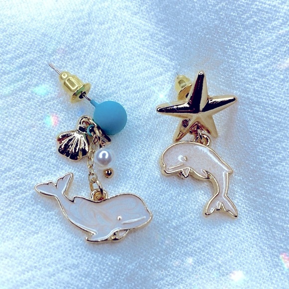❣️$25/3❣️ Little Whale Star Shell Dangle Earrings - Picture 3 of 7